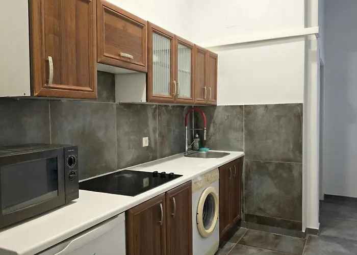 Simple Apt, With Full Kitchen Wiener Stadthalle Апартаменти