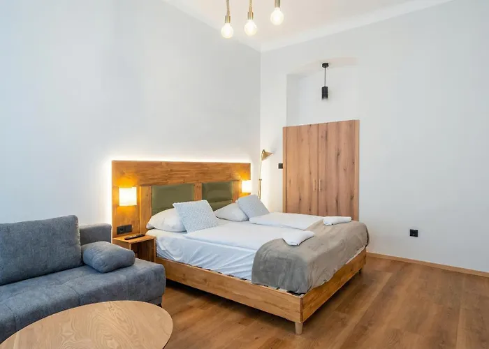 Апартаменти Simple Apt, With Full Kitchen Wiener Stadthalle *