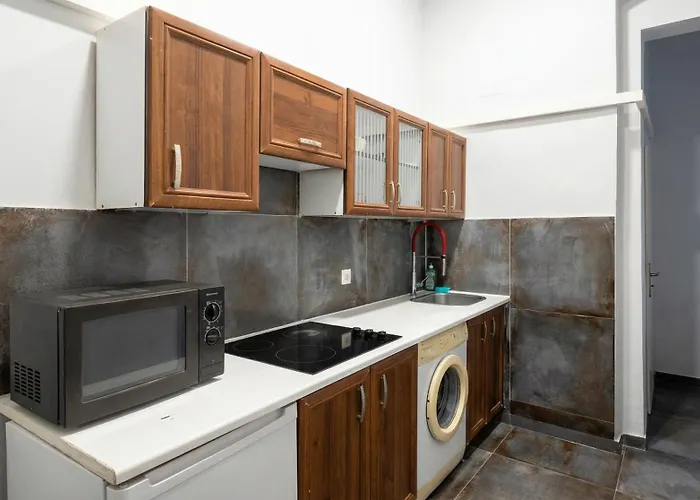 Simple Apt, With Full Kitchen Wiener Stadthalle Апартаменти *