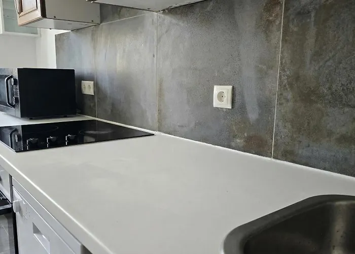 Simple Apt, With Full Kitchen Wiener Stadthalle *