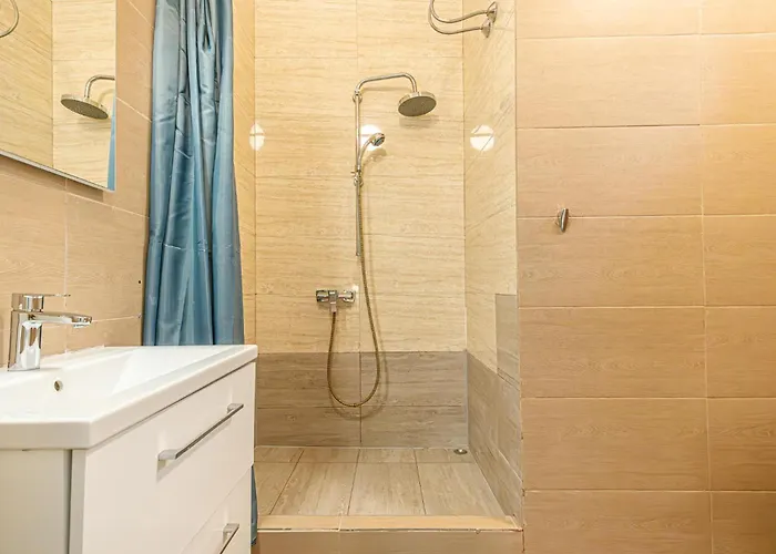 Simple Apt, With Full Kitchen Wiener Stadthalle * Відень